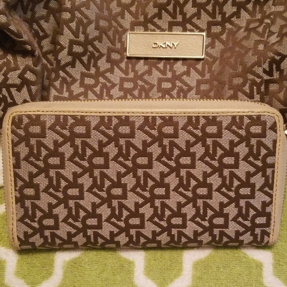 Dkny purse and wallet - Picture 5 of 5